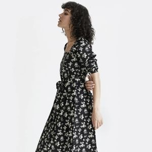 VETTA Floral Square Neck Midi Dress